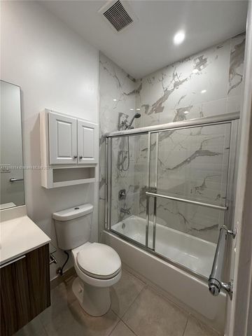 7825 NW 104th Ave 4, Doral, FL 33178