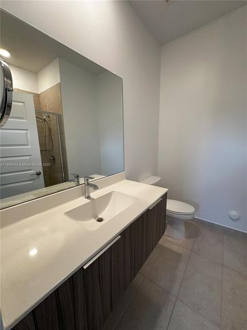 7825 NW 104th Ave 4, Doral, FL 33178