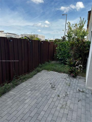 7825 NW 104th Ave 4, Doral, FL 33178
