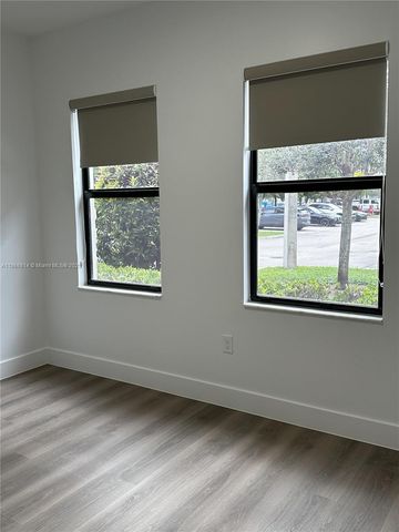 7825 NW 104th Ave 4, Doral, FL 33178