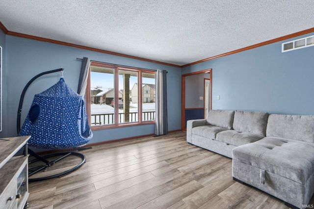 3084 Navajo Crossing, New Haven, IN 46774