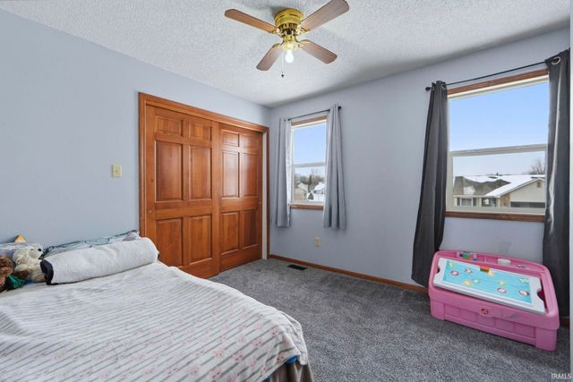 3084 Navajo Crossing, New Haven, IN 46774