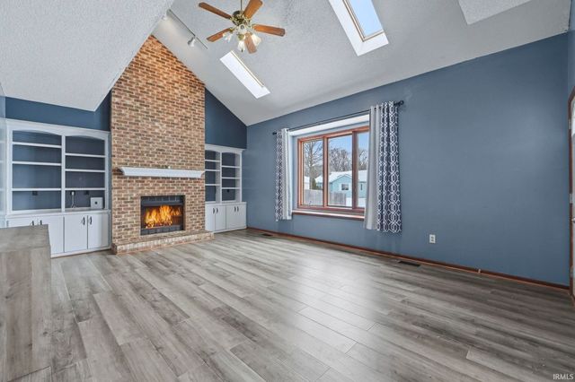 3084 Navajo Crossing, New Haven, IN 46774