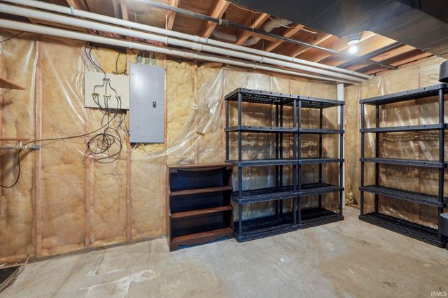 3084 Navajo Crossing, New Haven, IN 46774