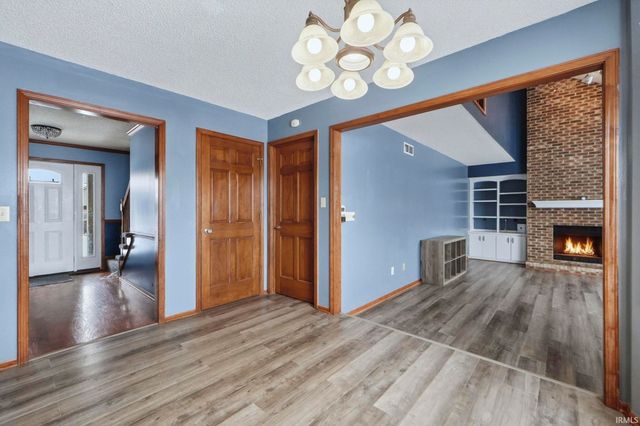 3084 Navajo Crossing, New Haven, IN 46774