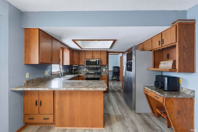 3084 Navajo Crossing, New Haven, IN 46774