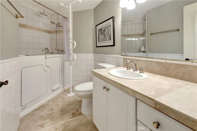 10762 Center Drive, Villa Park, CA 92861