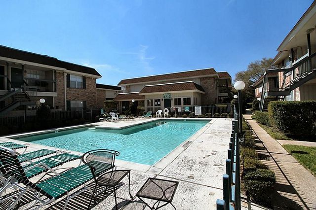 2250 Bering Drive Apt 22, Houston, TX 77057