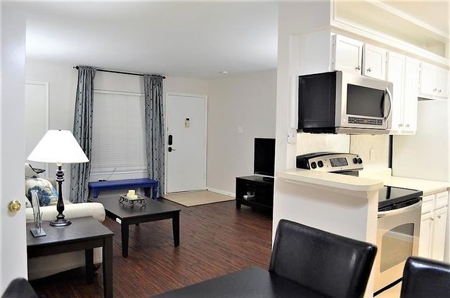 2250 Bering Drive Apt 22, Houston, TX 77057