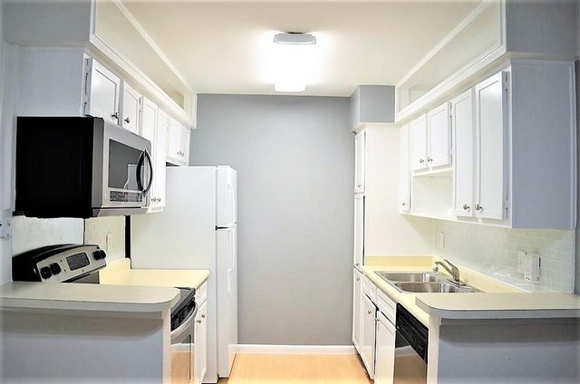 2250 Bering Drive Apt 22, Houston, TX 77057