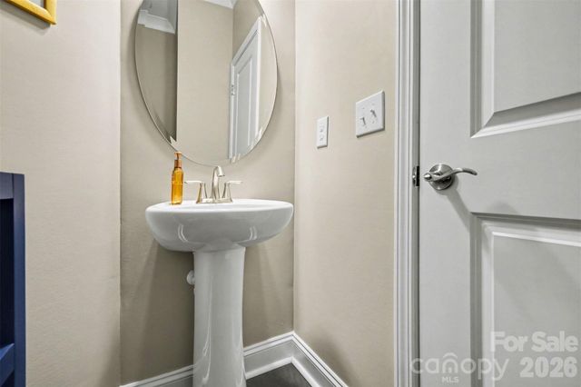 11004 Larkslea Lane, Charlotte, NC 28278