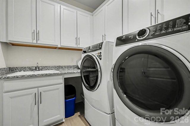 11004 Larkslea Lane, Charlotte, NC 28278