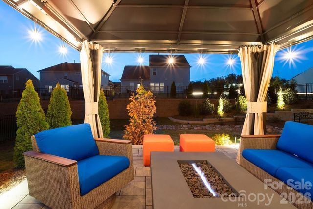 11004 Larkslea Lane, Charlotte, NC 28278