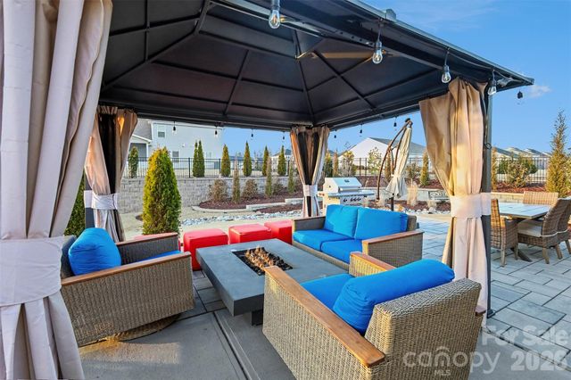 11004 Larkslea Lane, Charlotte, NC 28278