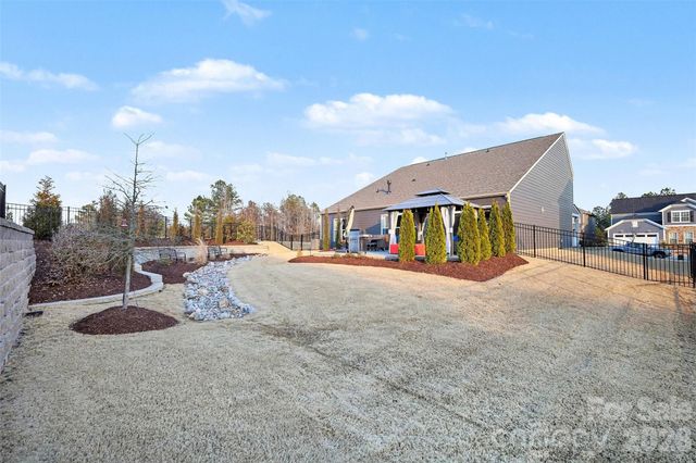 11004 Larkslea Lane, Charlotte, NC 28278