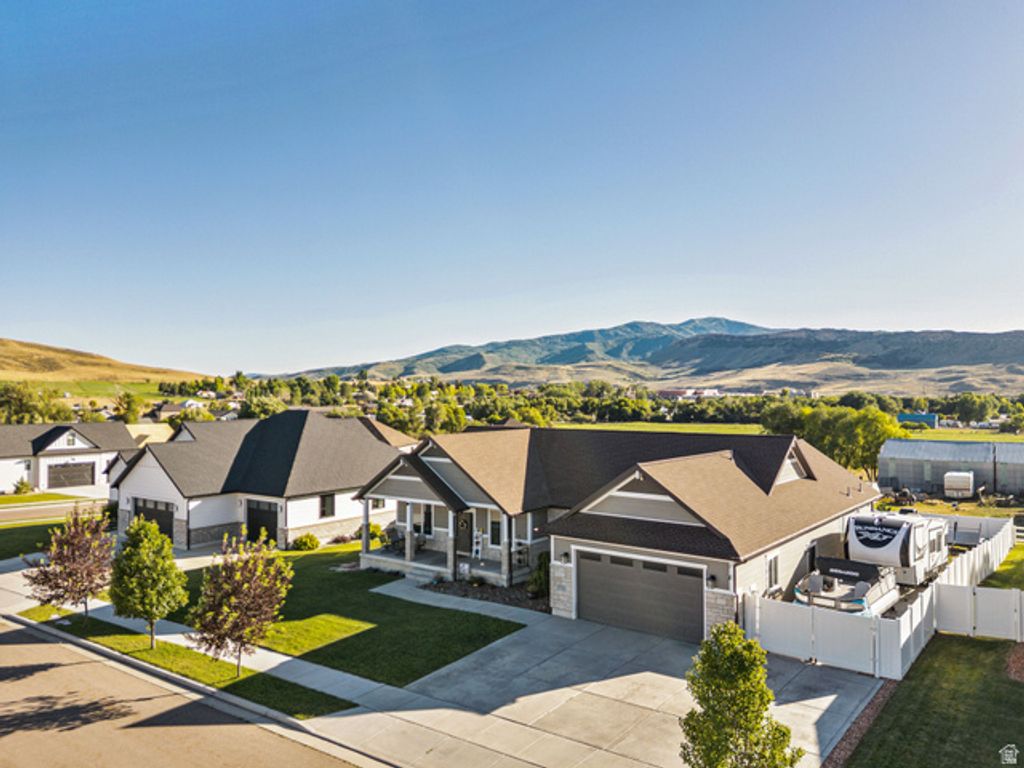 Image 3 of property listing at 71 N 425 E, Coalville, UT 84017