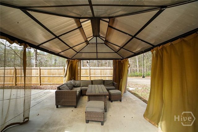 560 Windsong Lake Drive, Commerce, GA 30529