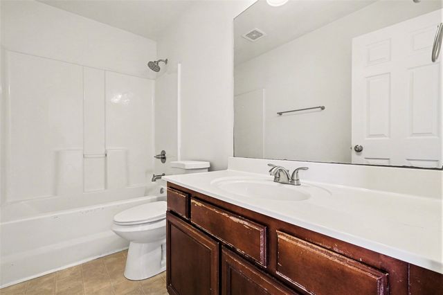 1300 E Nir Shreibman Blvd, La Vergne, TN 37086