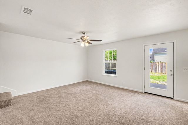 1300 E Nir Shreibman Blvd, La Vergne, TN 37086