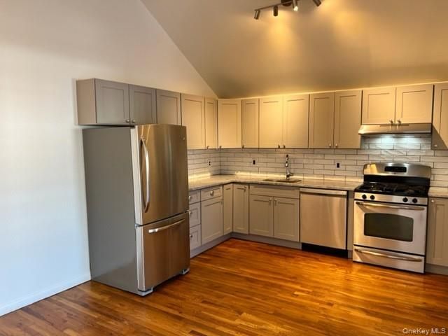 1305 Balcom Avenue, Bronx, NY 10461