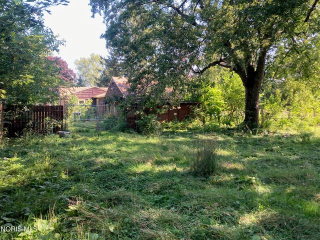 5815 Carnation Drive, Toledo, OH 43615