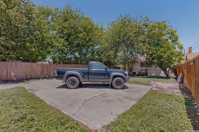 646 Canton, San Antonio, TX 78202