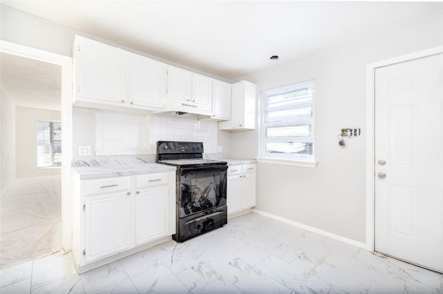 2823 San Marcus Avenue, Dallas, TX 75228