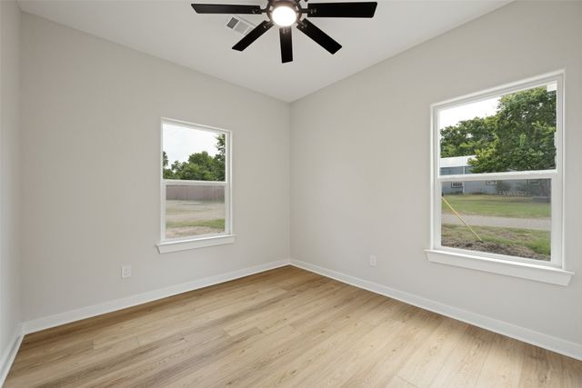 216 W Cardinal, Ector, TX 75439