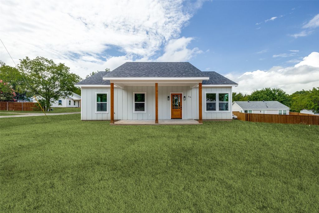 216 W Cardinal, Ector, TX 75439