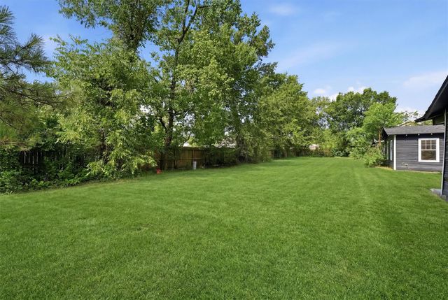 8038 Record Street B, Houston, TX 77028