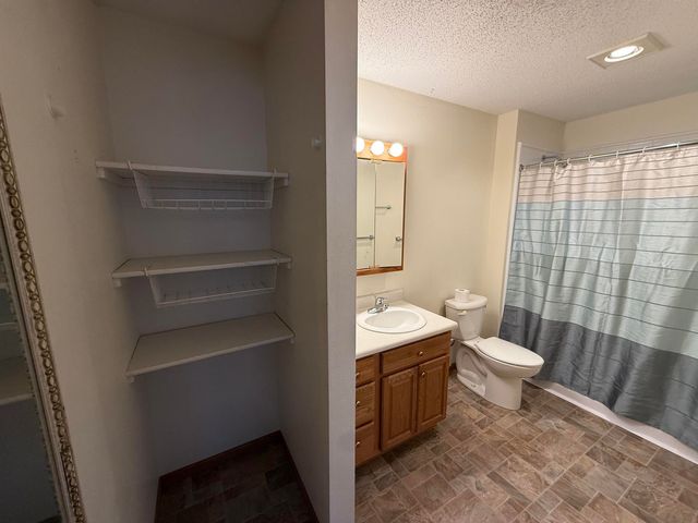 1501 3rd St SW Apt 216, Waverly, IA 50677
