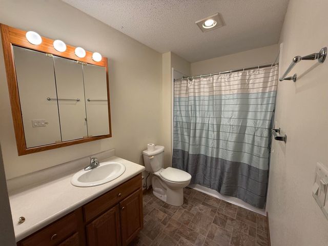 1501 3rd St SW Apt 216, Waverly, IA 50677