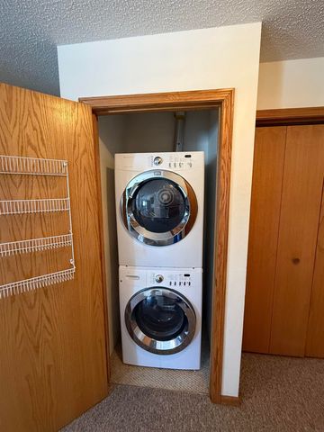 1501 3rd St SW Apt 216, Waverly, IA 50677