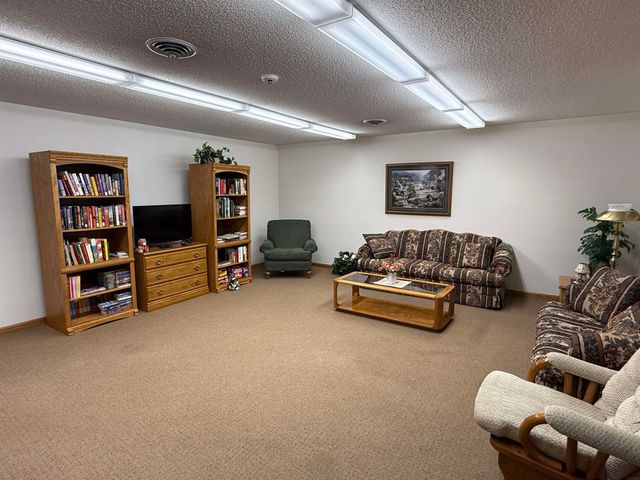 1501 3rd St SW Apt 216, Waverly, IA 50677