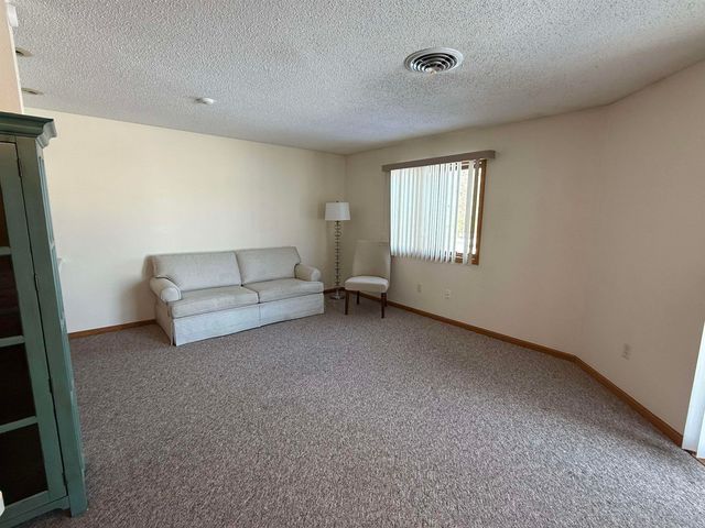 1501 3rd St SW Apt 216, Waverly, IA 50677