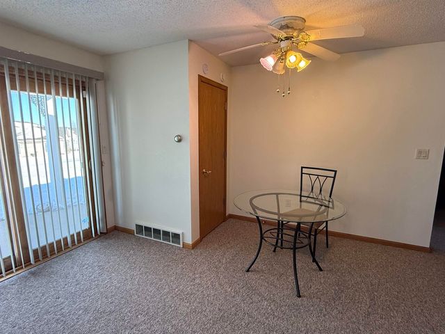1501 3rd St SW Apt 216, Waverly, IA 50677