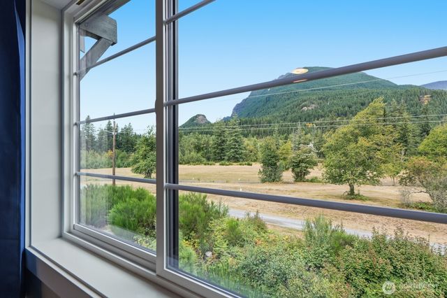 1906 SE 12th Street, North Bend, WA 98045