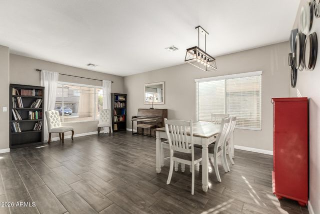 7670 W SANDS Drive, Peoria, AZ 85383