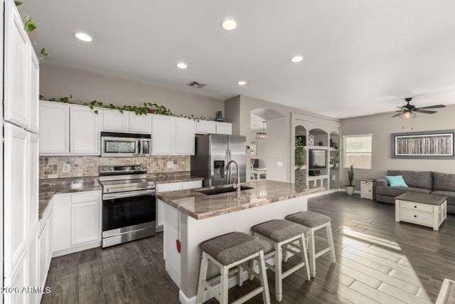 7670 W SANDS Drive, Peoria, AZ 85383