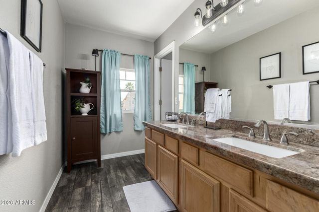 7670 W SANDS Drive, Peoria, AZ 85383