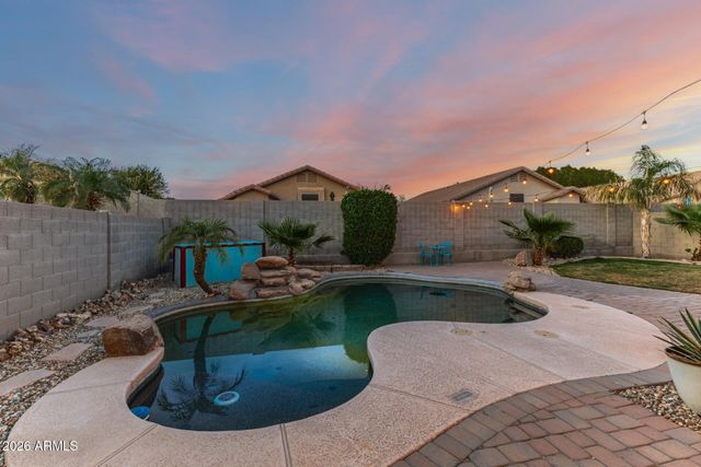 7670 W SANDS Drive, Peoria, AZ 85383