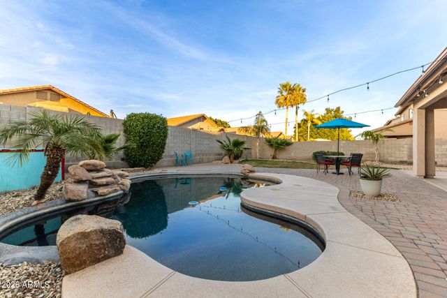 7670 W SANDS Drive, Peoria, AZ 85383