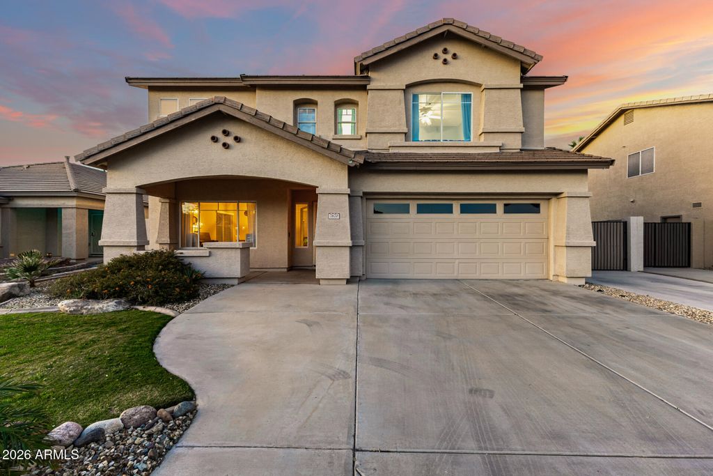 7670 W SANDS Drive, Peoria, AZ 85383