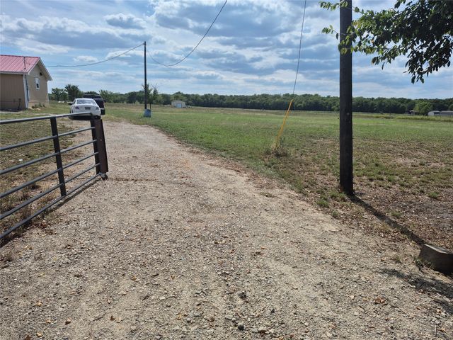 4021 County Road 4805, Ladonia, TX 75449