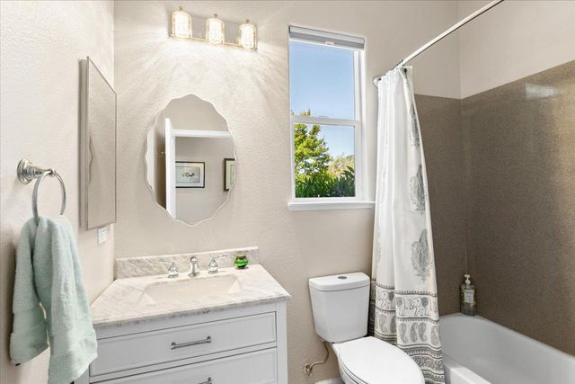 187 Quail Meadow Ln, Copperopolis, CA 95228