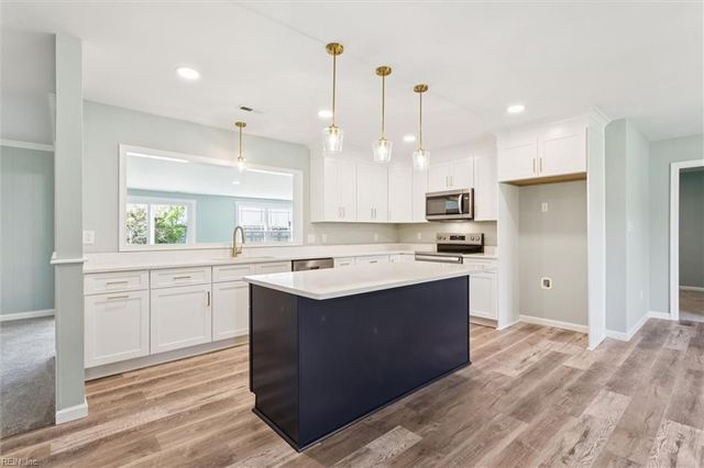 9 Hopkins CT, Poquoson, VA 23662