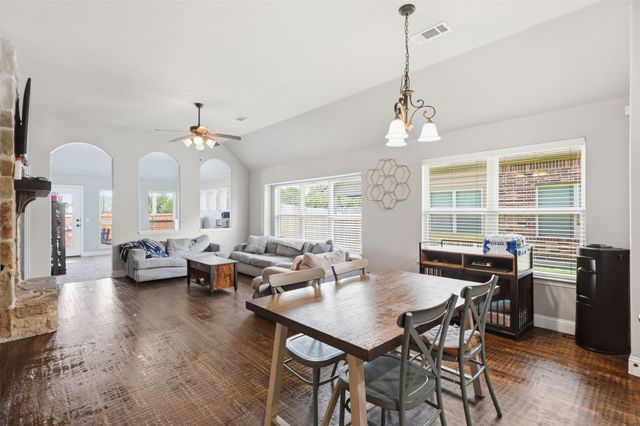 5003 Spruce Street, Krum, TX 76249