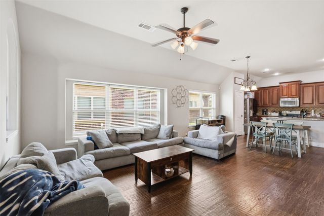 5003 Spruce Street, Krum, TX 76249
