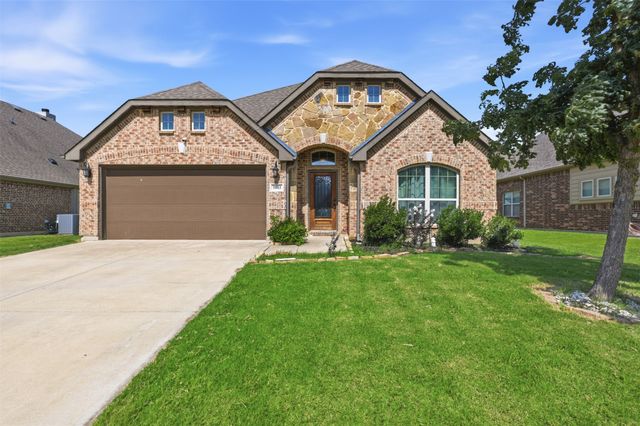 5003 Spruce Street, Krum, TX 76249