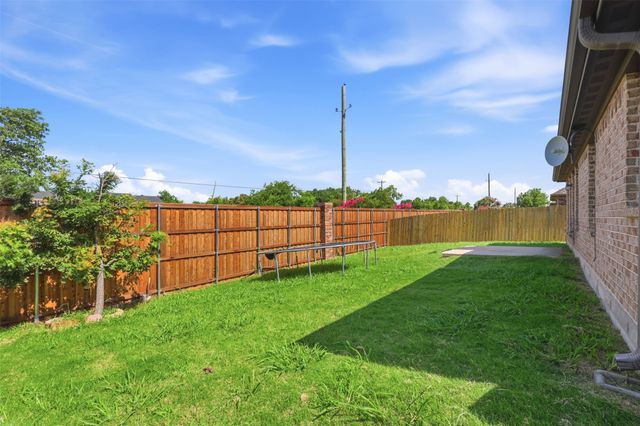 5003 Spruce Street, Krum, TX 76249